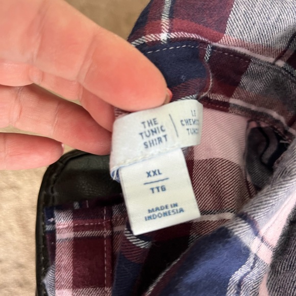 Ladies tops - Picture 15 of 15